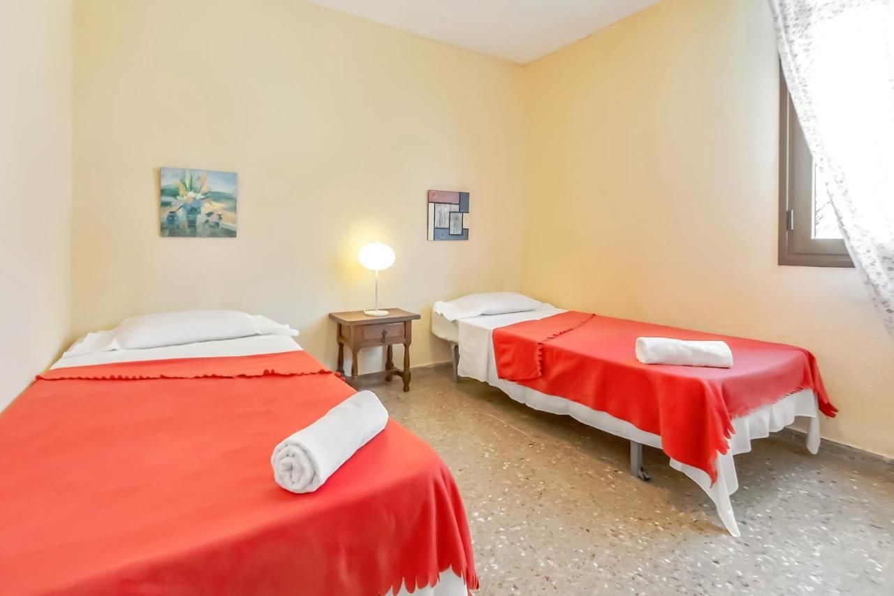 Apartment Near Playa De Las Americas With Wifi And Pool, Tenerife Sur Bagian luar foto