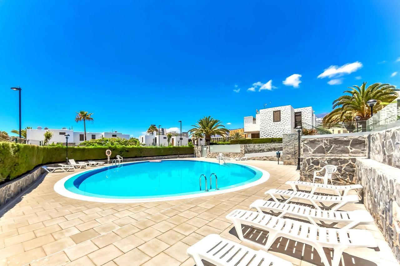 Apartment Near Playa De Las Americas With Wifi And Pool, Tenerife Sur Bagian luar foto
