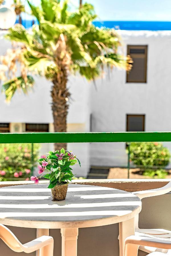 Apartment Near Playa De Las Americas With Wifi And Pool, Tenerife Sur Bagian luar foto